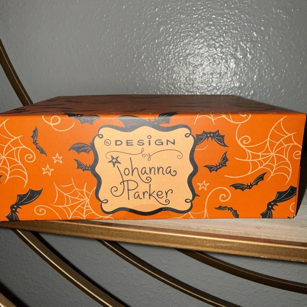NIB Johanna Parker Nostalgia Ceramic Candy Corn & Pepper Shaker Set